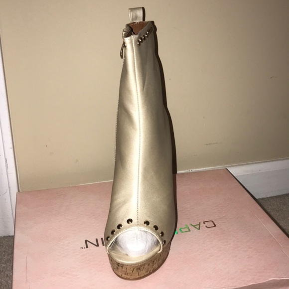 Nude zipper wedge shoe - Picture 2 of 4